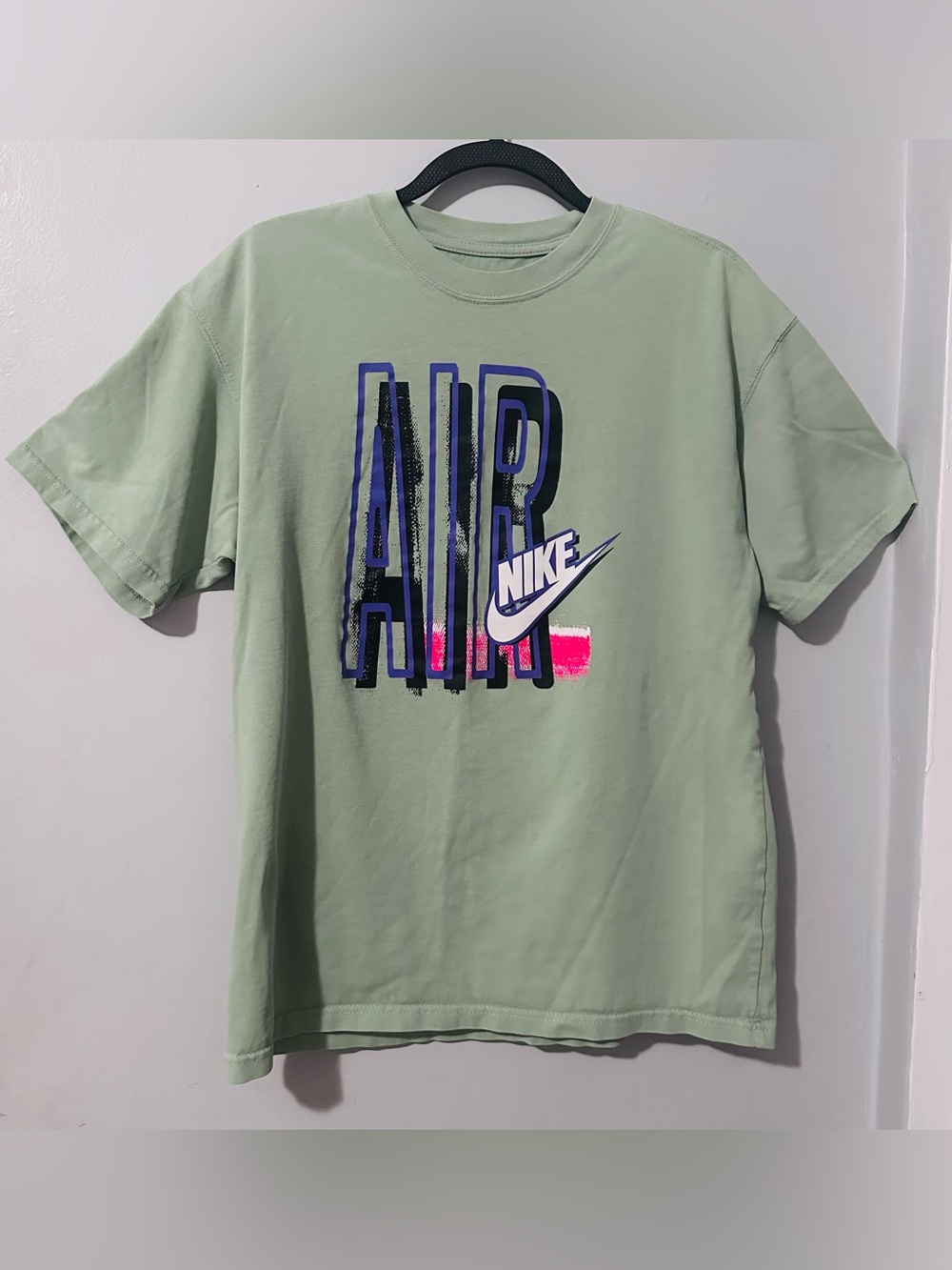 Nike Men’s Short Sleeve AIR Graphic Tee in Sage Green with Navy and Pink Accents